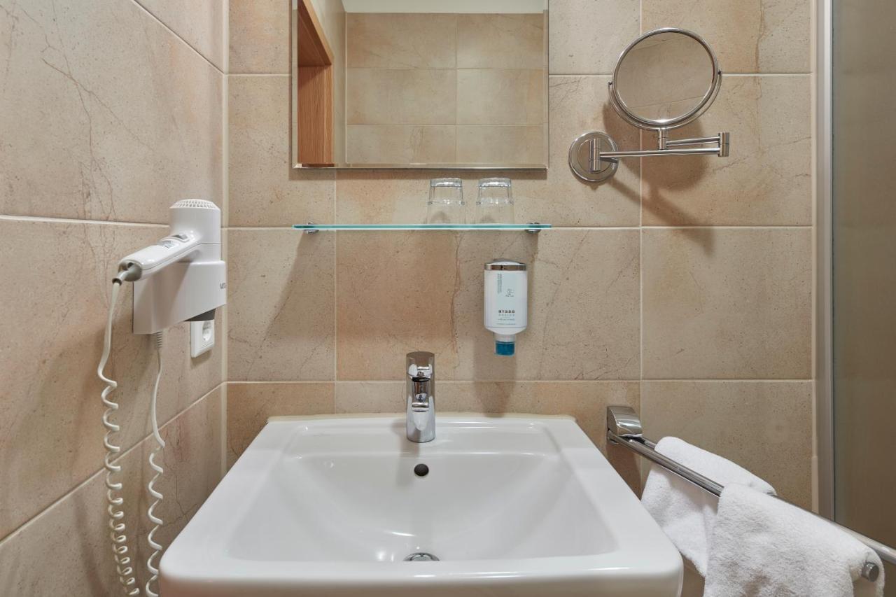 Hotel Friesenhof Varel Bagian luar foto